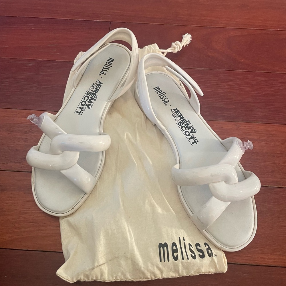 Jeremy Scott x Melissa white floatie sandal size 8
